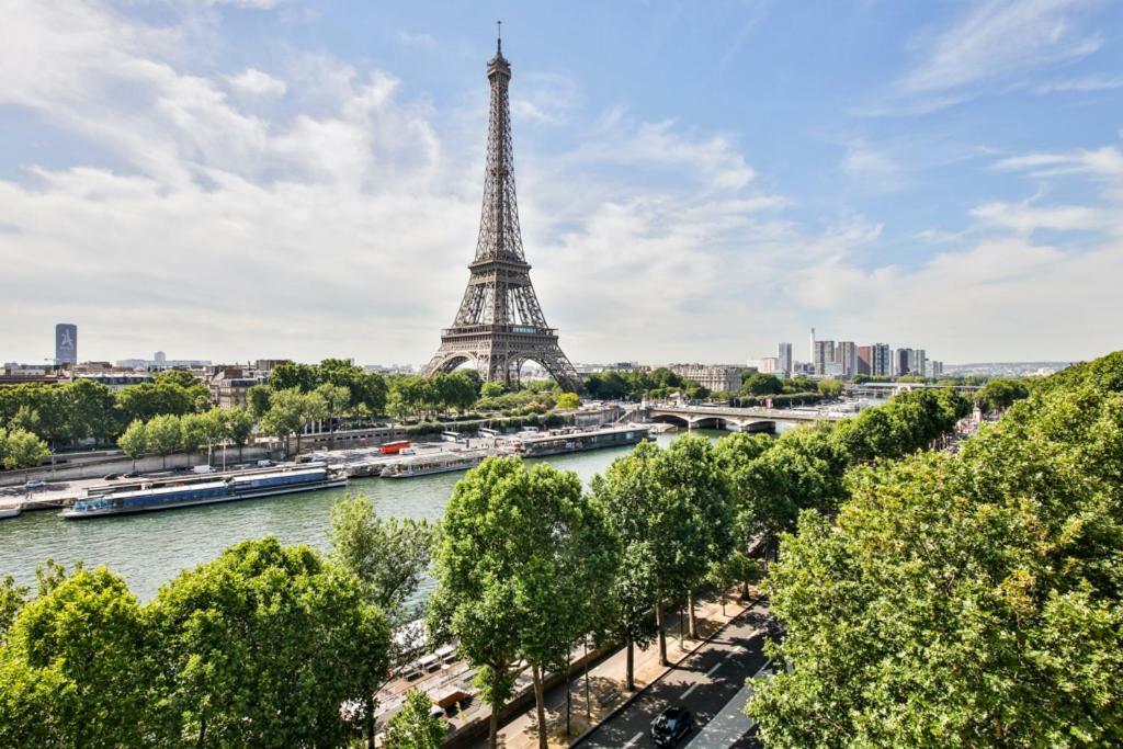 Eiffel Terraces Apartment